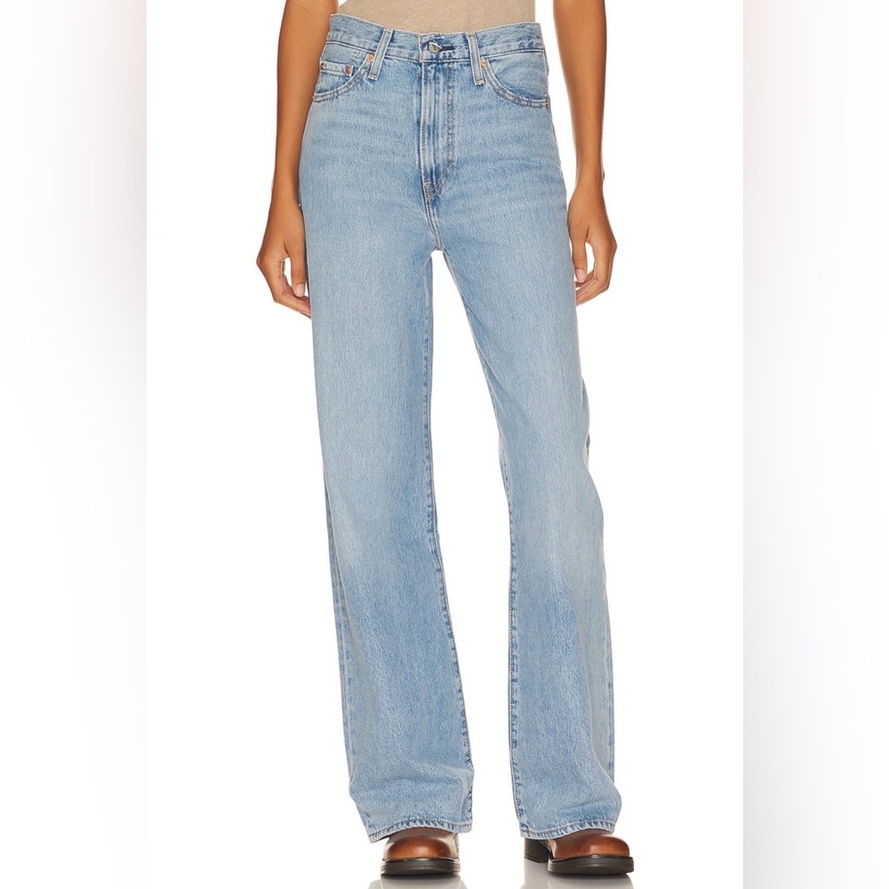 Ribcage Wide Leg Jeans in Far And Wide 32”